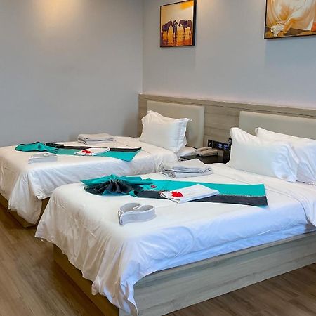 G.C Royal Hotel Accra Bagian luar foto